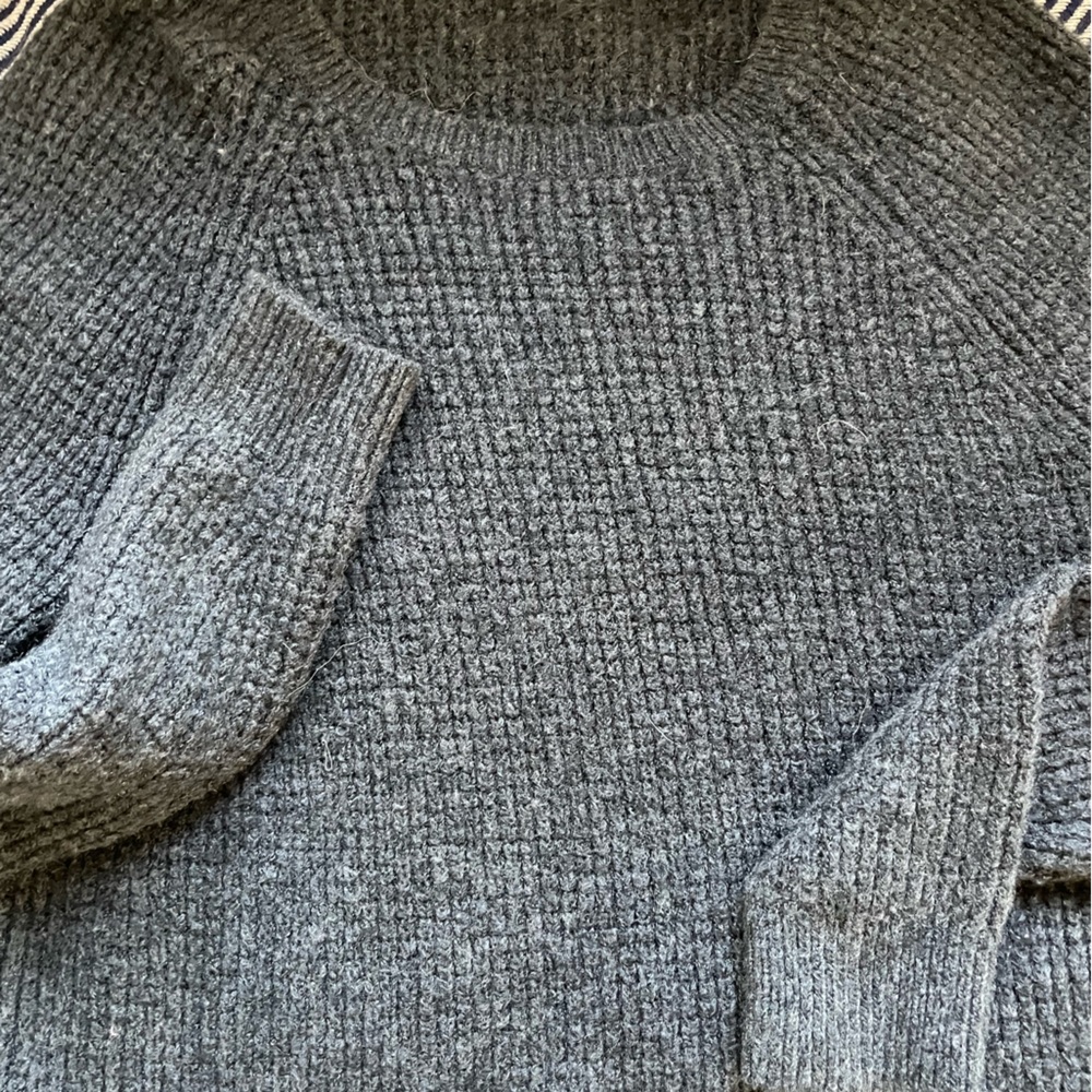 Gap Raglan crew neck sweater